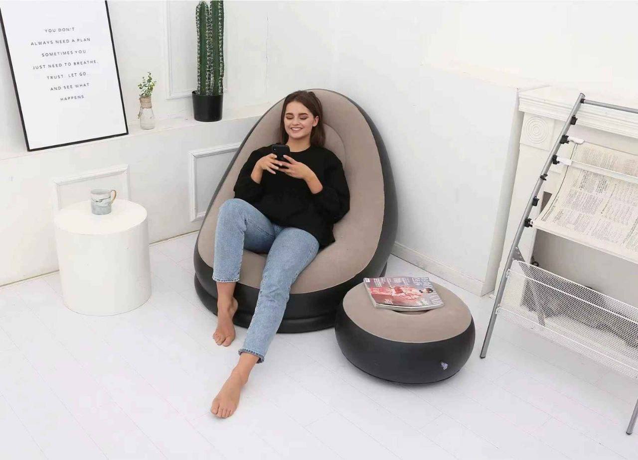 Chaise de détente gonflable avec repose-pieds – Design moderne et pliable كرسي استرخاء قابل للنفخ مع مسند للقدم – تصميم عصري وقابل للطي